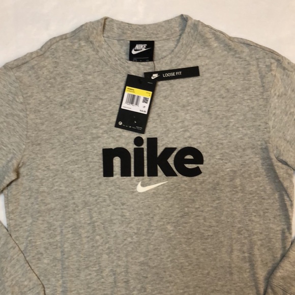 Wmns SMALL Nike Sweatshirt - Picture 2 of 7